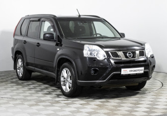 Подержанный автомобиль Nissan X-Trail 2013 года (3 фото)