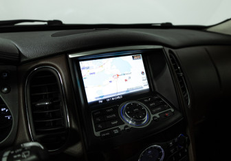 Подержанный автомобиль Infiniti EX 2012 года (17 фото)