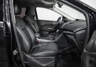 Подержанный автомобиль Ford Kuga 2018 года (19 фото)