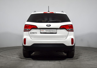 Подержанный автомобиль Kia Sorento 2018 года (5 фото)