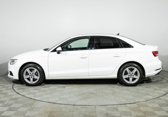 Подержанный автомобиль Audi A3 Sedan 2018 года (8 фото)