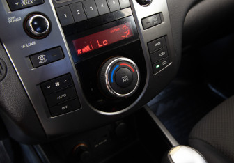 Подержанный автомобиль Kia Cerato Sedan 2009 года (15 фото)