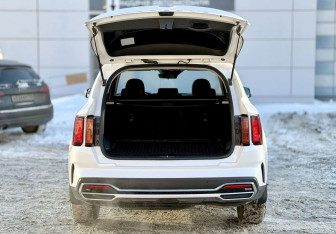 Подержанный автомобиль Kia Sorento 2021 года (7 фото)