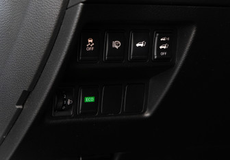 Подержанный автомобиль Nissan X-Trail 2015 года (17 фото)