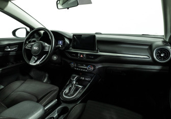 Подержанный автомобиль Kia Cerato Sedan 2019 года (9 фото)