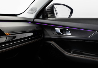 Подержанный автомобиль Changan UNI-K 2023 года (18 фото)