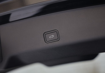 Подержанный автомобиль Geely Monjaro 2025 года (39 фото)