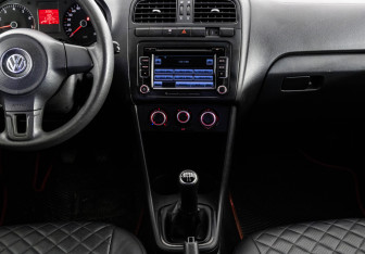 Подержанный автомобиль Volkswagen Polo Sedan 2011 года (12 фото)