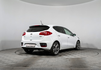 Подержанный автомобиль Kia Ceed Hatchback 2016 года (5 фото)