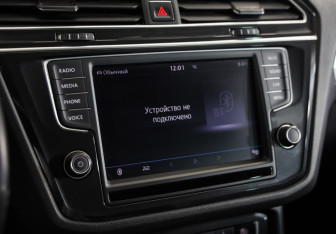 Подержанный автомобиль Volkswagen Tiguan 2017 года (13 фото)