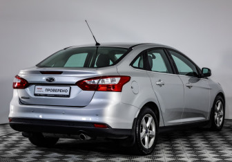Подержанный автомобиль Ford Focus Sedan 2011 года (5 фото)