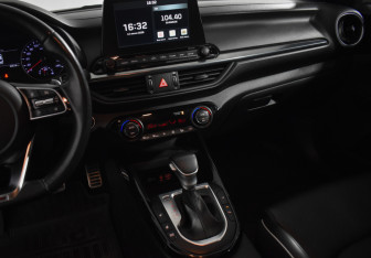 Подержанный автомобиль Kia Cerato Sedan 2021 года (21 фото)