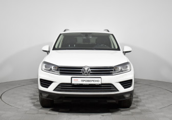 Подержанный автомобиль Volkswagen Touareg 2015 года (2 фото)