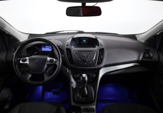 Подержанный автомобиль Ford Kuga 2014 года (10 фото)
