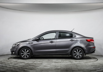 Подержанный автомобиль Kia Rio Sedan 2015 года (8 фото)
