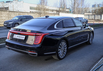 Подержанный автомобиль Hongqi H9 2024 года (4 фото)