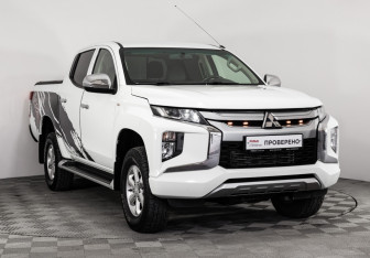 Подержанный автомобиль Mitsubishi L200 2022 года (4 фото)
