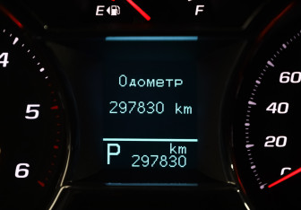 Подержанный автомобиль Chevrolet Captiva 2013 года (11 фото)