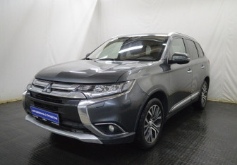 Подержанный автомобиль Mitsubishi Outlander 2015 года (1 фото)