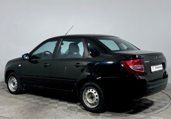 Подержанный автомобиль LADA (ВАЗ) Granta Sedan 2019 года (7 фото)