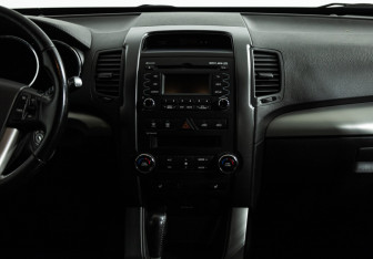 Подержанный автомобиль Kia Sorento 2012 года (14 фото)