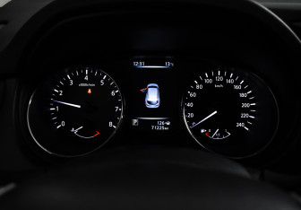 Подержанный автомобиль Nissan Qashqai 2017 года (18 фото)