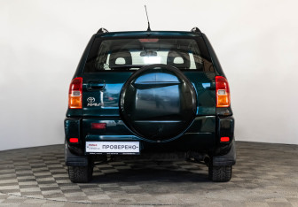 Подержанный автомобиль Toyota RAV4 2000 года (6 фото)