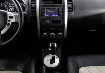 Подержанный автомобиль Nissan X-Trail 2013 года (14 фото)