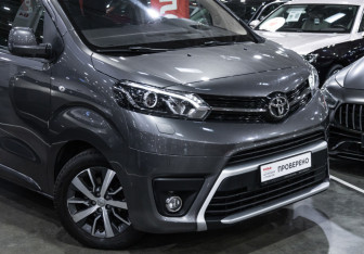 Подержанный автомобиль Toyota ProAce 2018 года (5 фото)