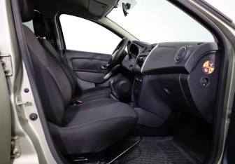 Подержанный автомобиль Renault Logan Sedan 2020 года (16 фото)