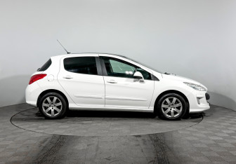 Подержанный автомобиль Peugeot 308 Hatchback 2010 года (4 фото)