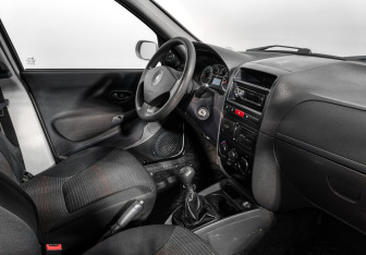 Подержанный автомобиль Fiat Albea 2010 года (13 фото)