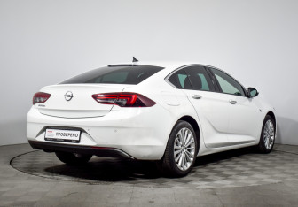 Подержанный автомобиль Opel Insignia Liftback 2018 года (5 фото)