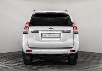 Подержанный автомобиль Toyota Land Cruiser Prado 2016 года (7 фото)