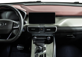 Подержанный автомобиль Geely Coolray 2023 года (14 фото)