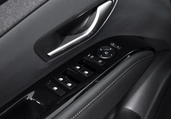 Подержанный автомобиль Hyundai Tucson 2025 года (10 фото)