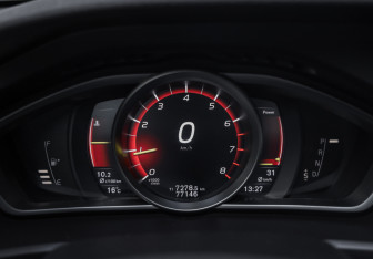 Подержанный автомобиль Volvo V40 Cross Country 2019 года (14 фото)