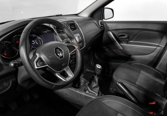 Подержанный автомобиль Renault Logan Sedan 2021 года (9 фото)