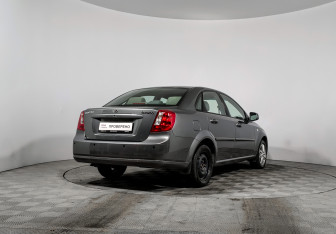 Подержанный автомобиль Daewoo Gentra Sedan 2014 года (5 фото)