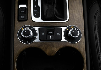 Подержанный автомобиль Volkswagen Touareg 2017 года (17 фото)