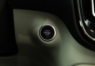 Подержанный автомобиль Volvo XC40 2021 года (17 фото)