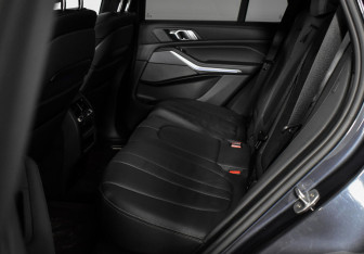 Подержанный автомобиль BMW X5 2020 года (17 фото)