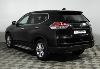 Подержанный автомобиль Nissan X-Trail 2017 года (7 фото)