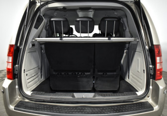 Подержанный автомобиль Chrysler Voyager 2008 года (20 фото)