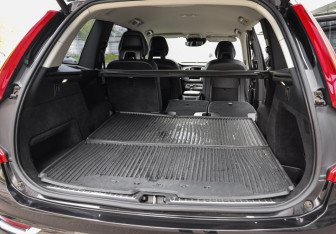 Подержанный автомобиль Volvo XC90 2015 года (38 фото)