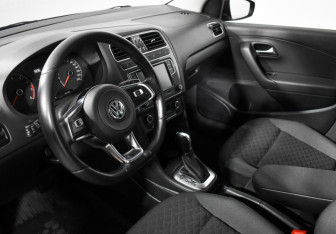 Подержанный автомобиль Volkswagen Polo Sedan 2019 года (9 фото)