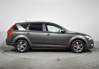 Подержанный автомобиль Kia Ceed Wagon 2010 года (4 фото)