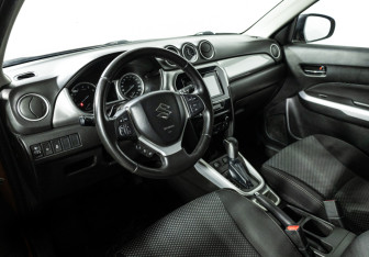 Подержанный автомобиль Suzuki Vitara 2018 года (11 фото)