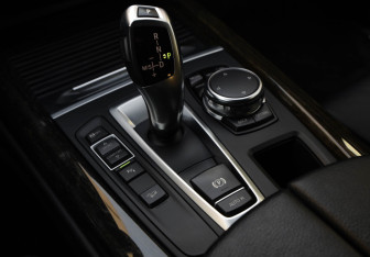 Подержанный автомобиль BMW X5 2016 года (21 фото)