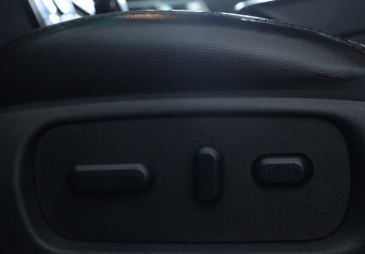 Подержанный автомобиль Ford Explorer 2013 года (18 фото)